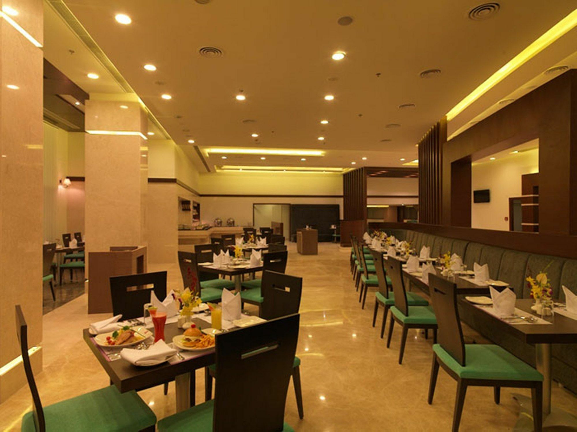 Royal Orchid Central, Shimoga Ristorante foto